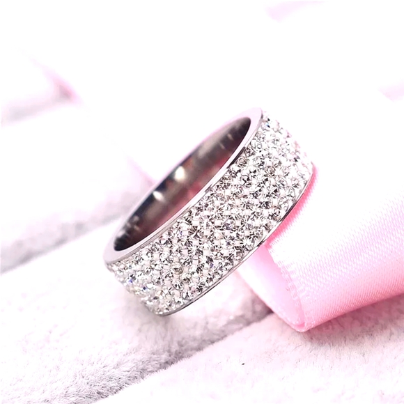 Womens ring 5 row AAA crystal band ring Engagement wedding NWT - Picture 10 of 11